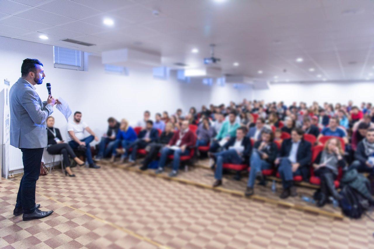 Grandes conférences tech internationales à suivre à la rentrée 2025