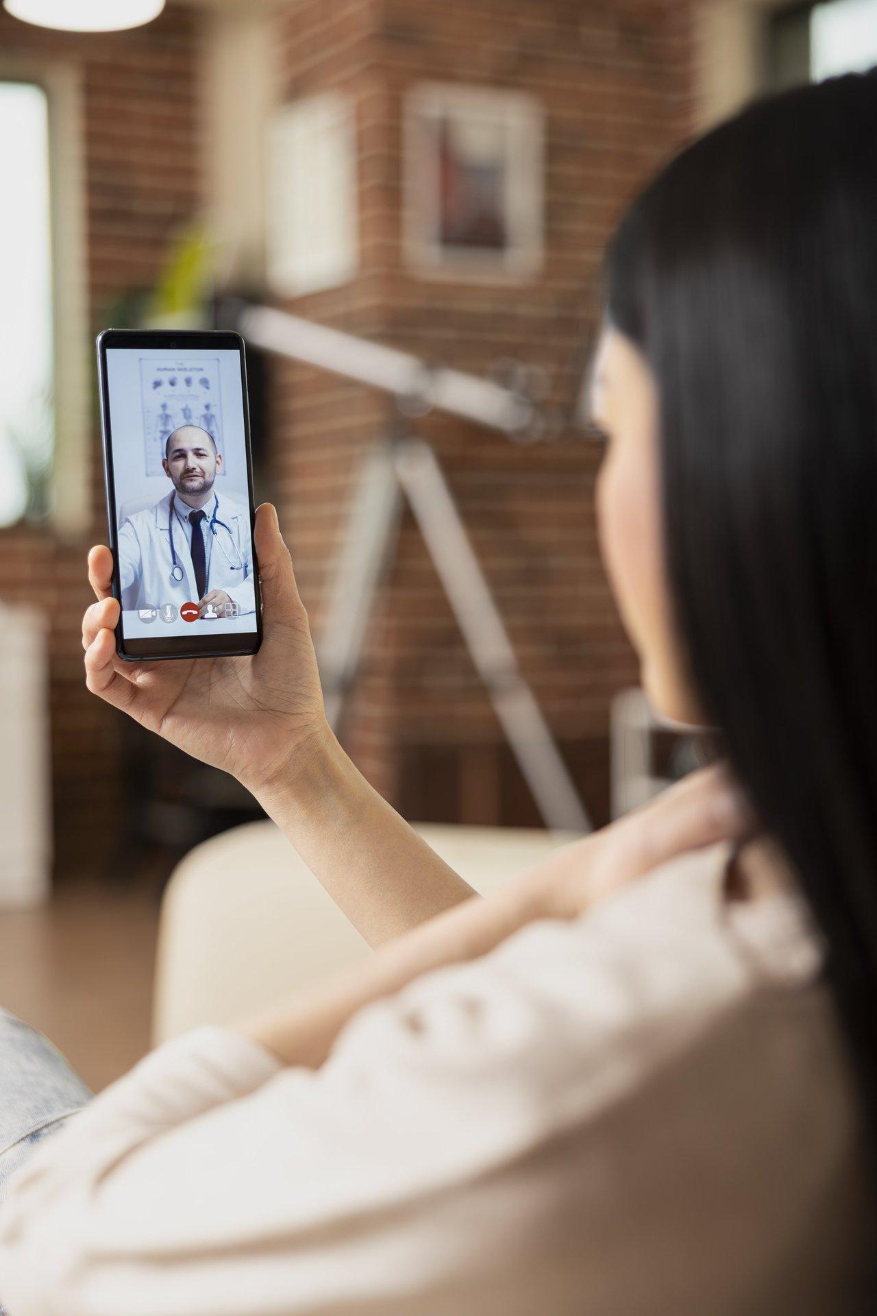 IoT et santé : révolution du suivi médical à distance grâce à l’IoMT