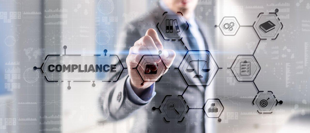 Diagramme illustrant l'équilibre entre innovation technologique et conformité sectorielle dans le lancement d'une startup tech.