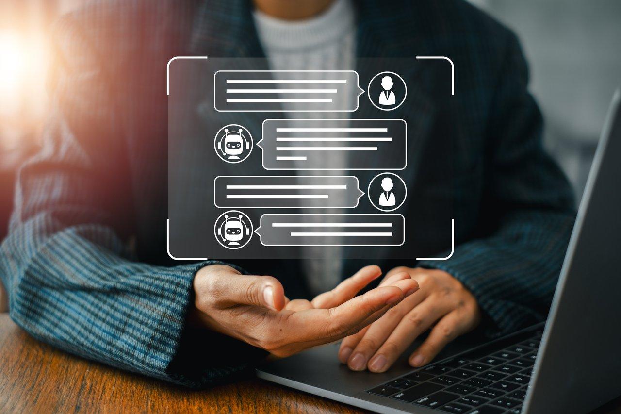 Interface utilisateur interactive de chatbot développée avec Streamlit sur un ordinateur portable, illustrant l'innovation en intelligence artificielle.